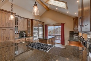 Fridge, microwave, oven, stovetop - Bitter Brush- Luxury 4BR Hot Tub- Pool Table- Ski Shuttle- Pet Friendly (Truckee)