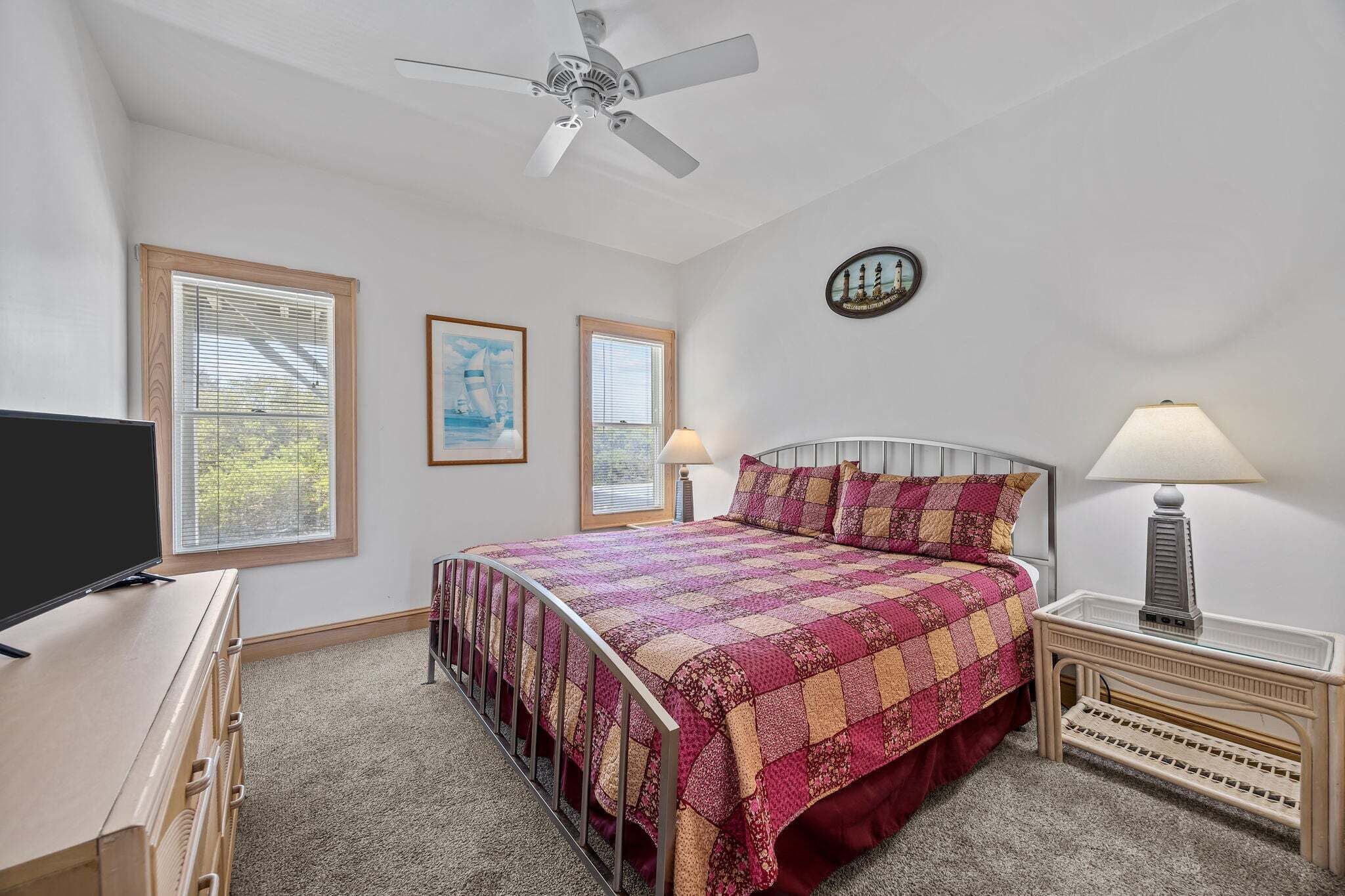 6 bedrooms, iron/ironing board, WiFi, bed sheets