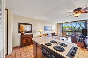 Interior - Cozy Condo Located in the Heart of Kihei (Kihei)