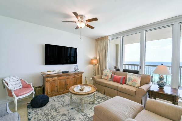 Smart TV - Warm, welcoming beachfront condo w/private balcony! ☀️ (Destin)