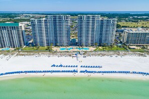 Silver Beach Towers - Warm, welcoming beachfront condo w/private balcony! ☀️ (Destin)