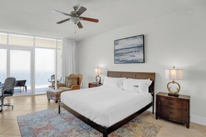 3 slaapkamers, een strijkplank/strijkijzer, gratis wifi, beddengoed