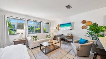 Iron/ironing board, free WiFi, bed sheets