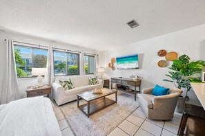 Iron/ironing board, free WiFi, bed sheets