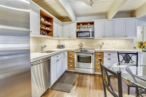 Walk Everywhere! Deluxe Downtown Condo w/ Hot Tub