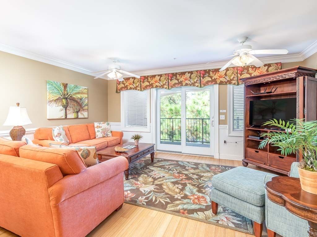 Brass Rail 316 | Steps from Main Beach and Pier