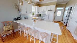 Fridge, microwave, oven, stovetop - Large Gulf View 4 Bedroom, 3 1/2 Bath Home~Steps to Beach~Family Friendly~Boats Welcome (Port Saint Joe)