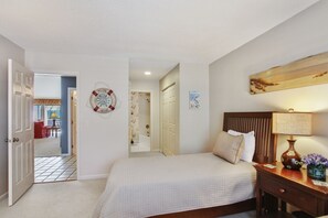 2 bedrooms, iron/ironing board, Internet, bed sheets