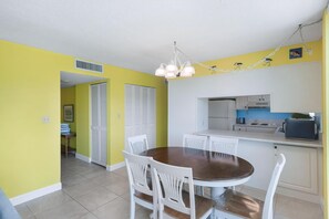 Dining - ISLAND BEACH CLUB 340F - Pet-friendly Sanibel Condo With Beachview (Sanibel)