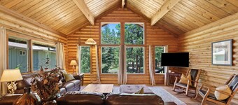 3 Blue Grouse - Gorgeous Log Home! SHARC-passen, bubbelbad, familiekamer en speeltafel