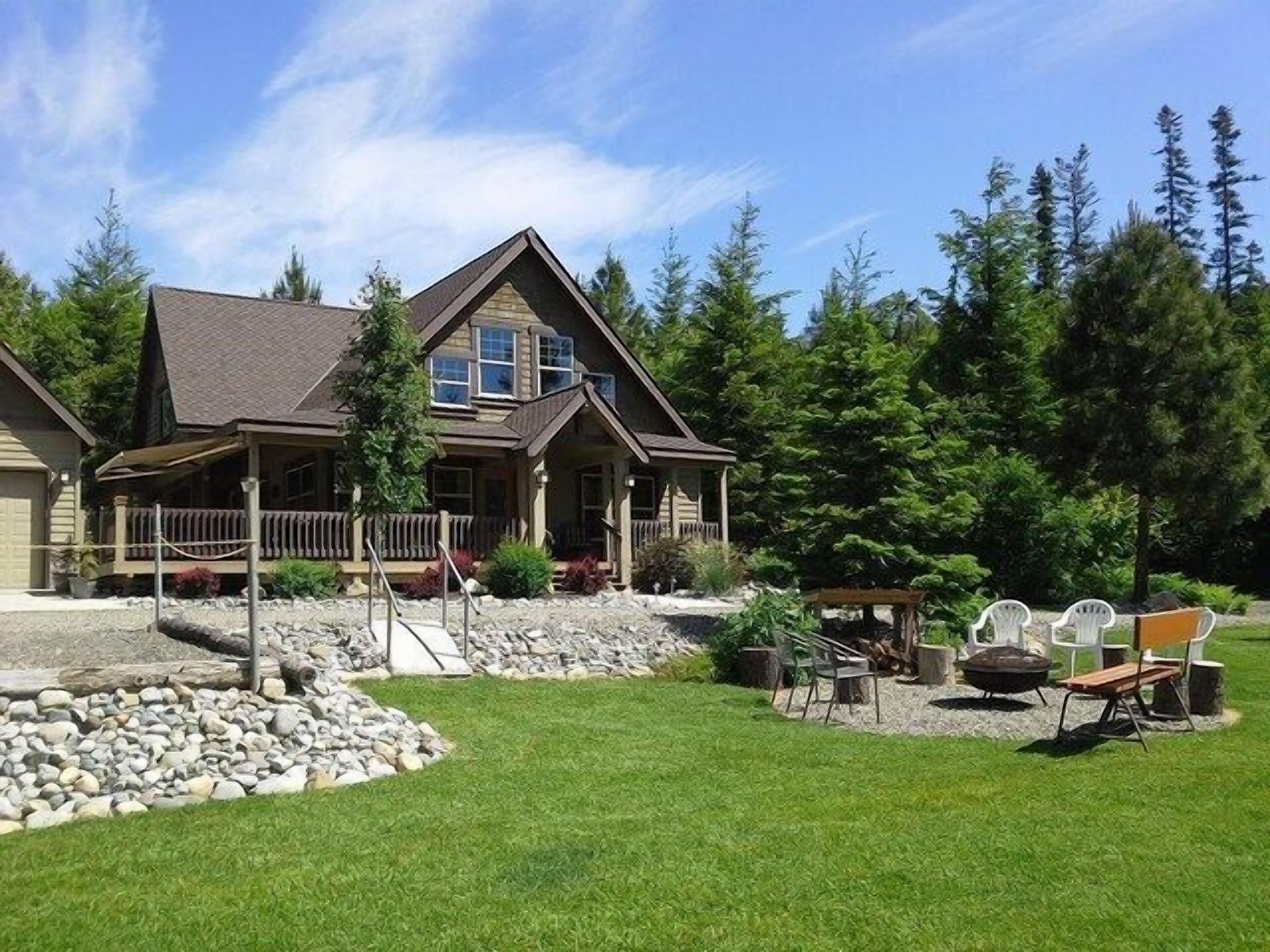 Incredible 5BR Mt. Home! Huge Game Room * Hot Tub * WiFi * Deep Discounts!