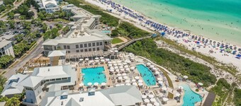 82Watercolor Blvd 5800sq.ft.7bed/7.5B,playroom, close to Beach Club, on Park.