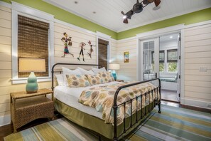 7 habitaciones, tabla de planchar con plancha, wifi y ropa de cama