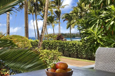 Sunset Hale, Ocean view and Steps to Hanalei Bay - Walk to restaurants
