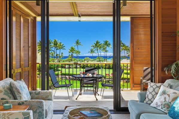 Una televisión, un reproductor estéreo