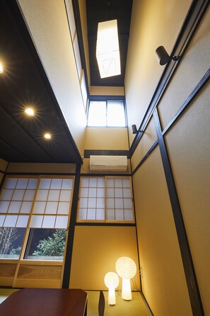 Japanese Town Style House | Living room | Flat-screen TV - Rinn Tofukuji Kamogawa (Kyoto)