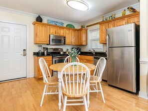 Fridge, microwave, oven, stovetop - Silver Shores 4 | South Island Condo, Near Beach! (Tybee Island)