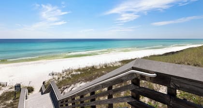 Hummingbird Cottage - Sugarwood Beach Home With Carriage House And 3 Bicycles