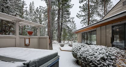 6 Otter -1 min zu Fuß zum SHARC - Pässe inklusive, Whirlpool, Kamin