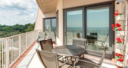 Direct OCEANFRONT Stunning Top Floor Turtle Lane Condo with Multiple Pools!