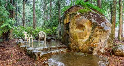 Cozy & Quiet Cabin w/ Natural beauty - Prime Locale on Southern Lopez Island