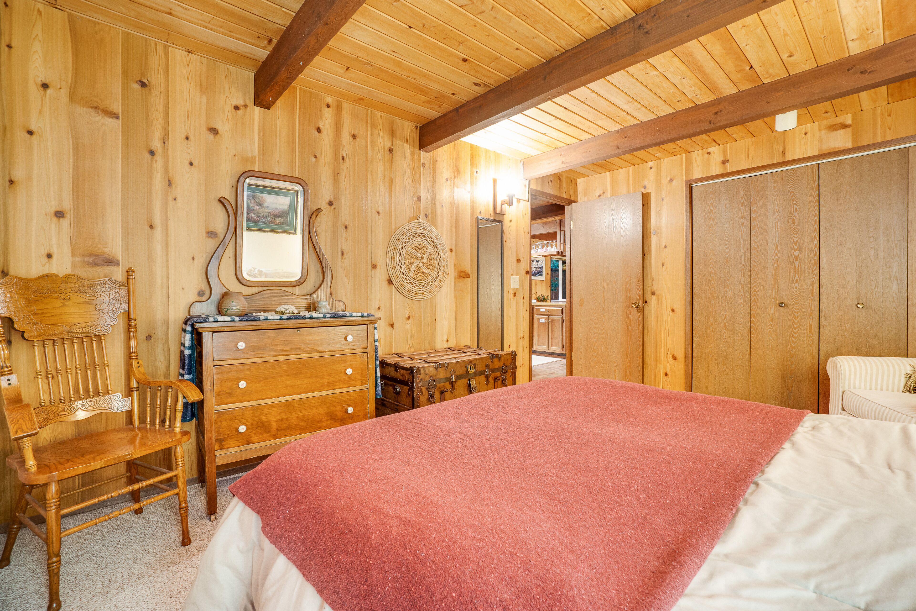 2 soverom, strykejern/-brett, internettilgang og sengetøy