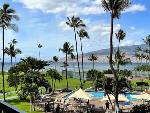 Property grounds - Recent updates with ocean views and beach access B315 (Kihei)