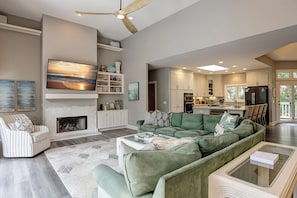 Smart TV y chimenea 