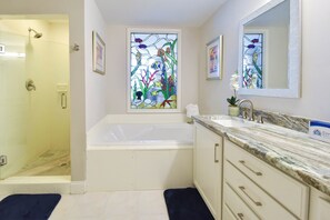 Shower, jetted bath, hair dryer, towels - Gorgeous Completely Renovated Silver Beach Towers 3rd Floor Condo! (Destin)