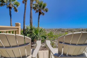 Property grounds - 6304 Hampton Place- Oceanfront Views, Pool, Spa & So Much More! (Hilton Head Island)