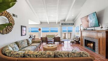 TV, fireplace, DVD player