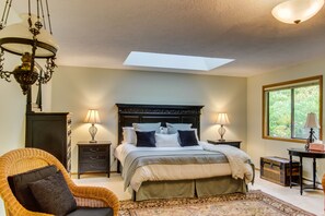 3 quartos, acesso à internet, roupa de cama