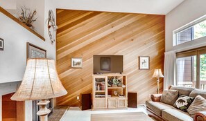 TV, fireplace - Ideal Home w Incredible Location. Close to Chair Lift / Downtown Breck. wp42 (Breckenridge)