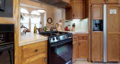 Perheen pako w / takakuiden istuimet ja kaikki kodin mukavuudet!