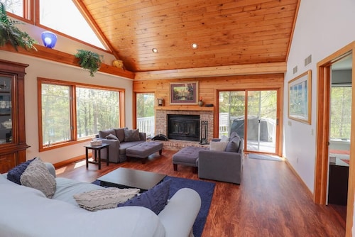 Finger Lakes Wine Country Lake View Ski Loft Lake Home In Bristol Harbour Resort