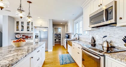 Upscale home with beautiful ocean views - across the street from the beach