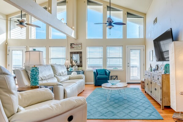 テレビ、DVD プレーヤー