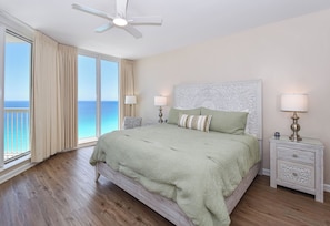 3 bedrooms, iron/ironing board, free WiFi, bed sheets - Comfortable, colorful beachfront condo w/private balcony! (Destin)