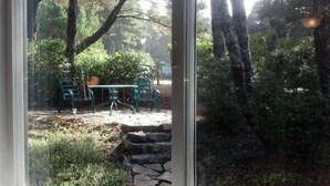 Interior - Surf Sounds Studio – Walk to the Beach, Hear the Waves! (Florence)