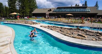 Mökkityylinen talo, jossa oma poreallas ja SHARC-pääsy!