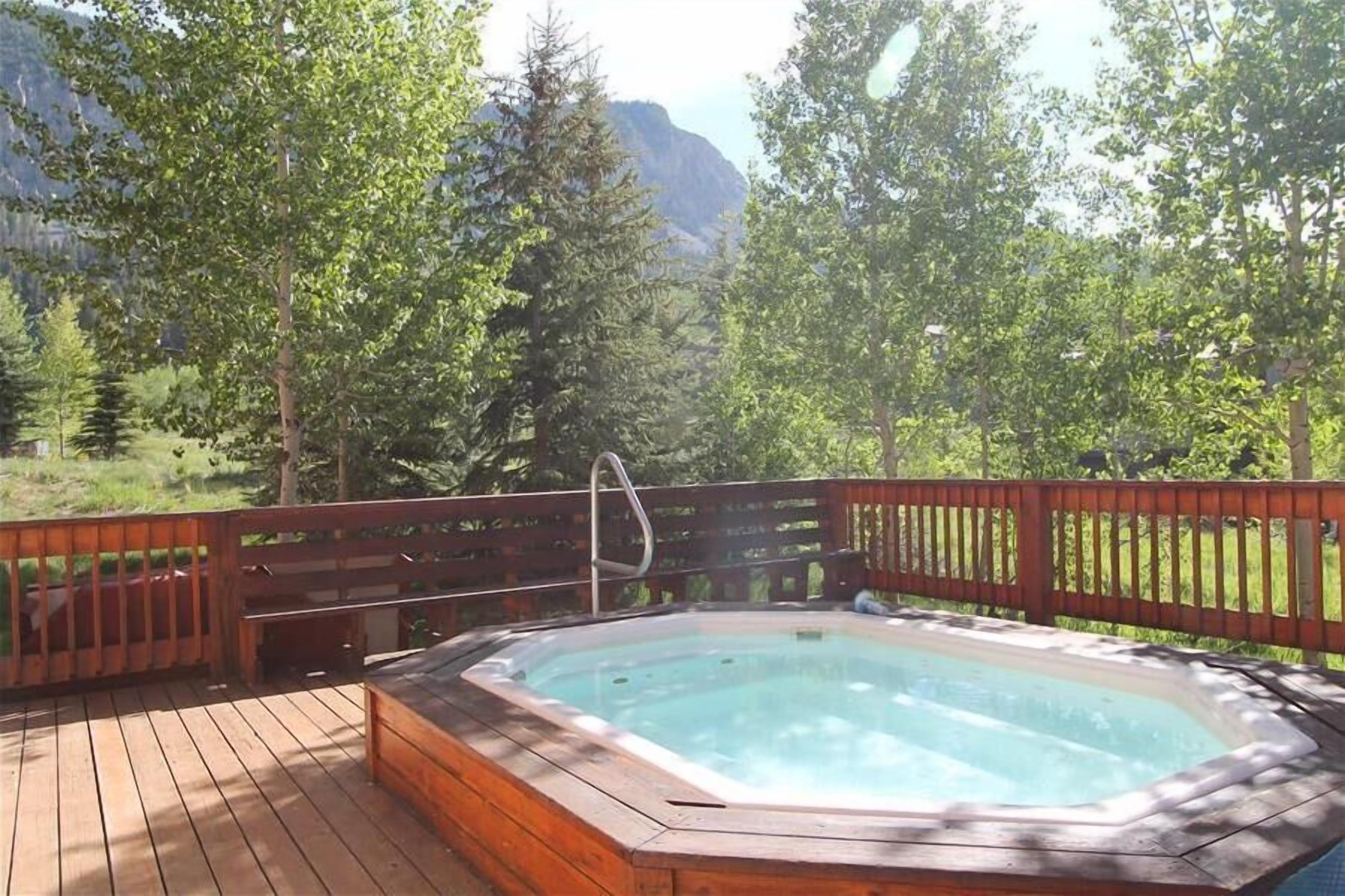 Bain à remous extérieur