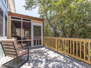 Terrace/patio - Treetop Cottage | Private Getaway, Walk to Beach! (Tybee Island)