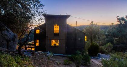 Luxurious Home With Spectacular Views, Spa & Ping Pong Table