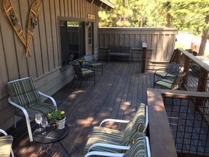 front deck - Great Tahoe Family Chamberlands vacation home with full pool, beach & tennis (Homewood)