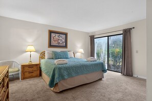 2 makuuhuonetta, silitysrauta/-lauta, ilmainen Wi-Fi, vuodevaatteet