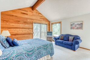 3 bedrooms, iron/ironing board, internet, bed sheets