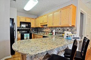 Condo, 3 Bedrooms, 2 Bathrooms | Private kitchen | Fridge, microwave, oven, stovetop - Beachwood Villas - "beach Please!" - 3 BR / 2 BA - Sleeps 8 (Santa Rosa Beach)