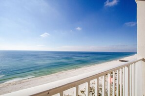 Property grounds - Lighthouse 1404 by Liquid Life (Gulf Shores)