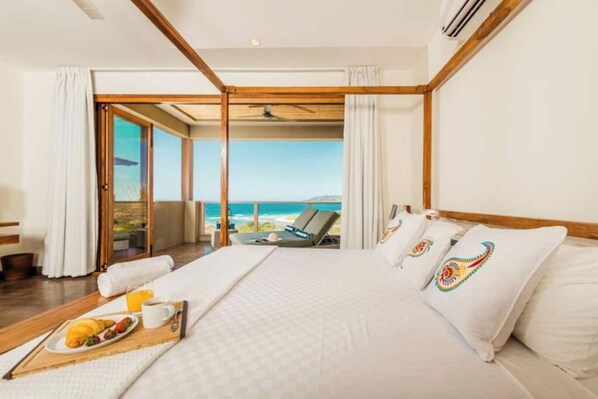 3 habitaciones, tabla de planchar con plancha y cuna de viaje 