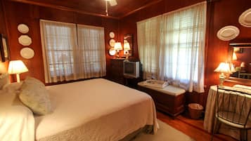 5 makuuhuonetta, silitysrauta/-lauta, ilmainen Wi-Fi, vuodevaatteet